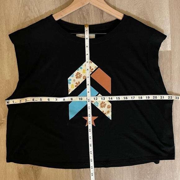 Barry’s Bootcamp Crop Top - Picture 4 of 4